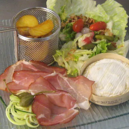 Confort B-b Et Restaurant Les Colombes Bed & Breakfast Sugny